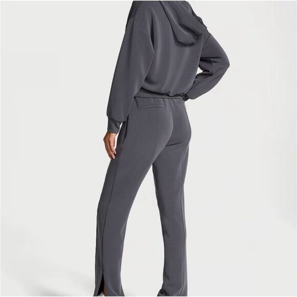 Victoria’s Secret Featherweight gray tailored S joggers - Picture 2 of 5